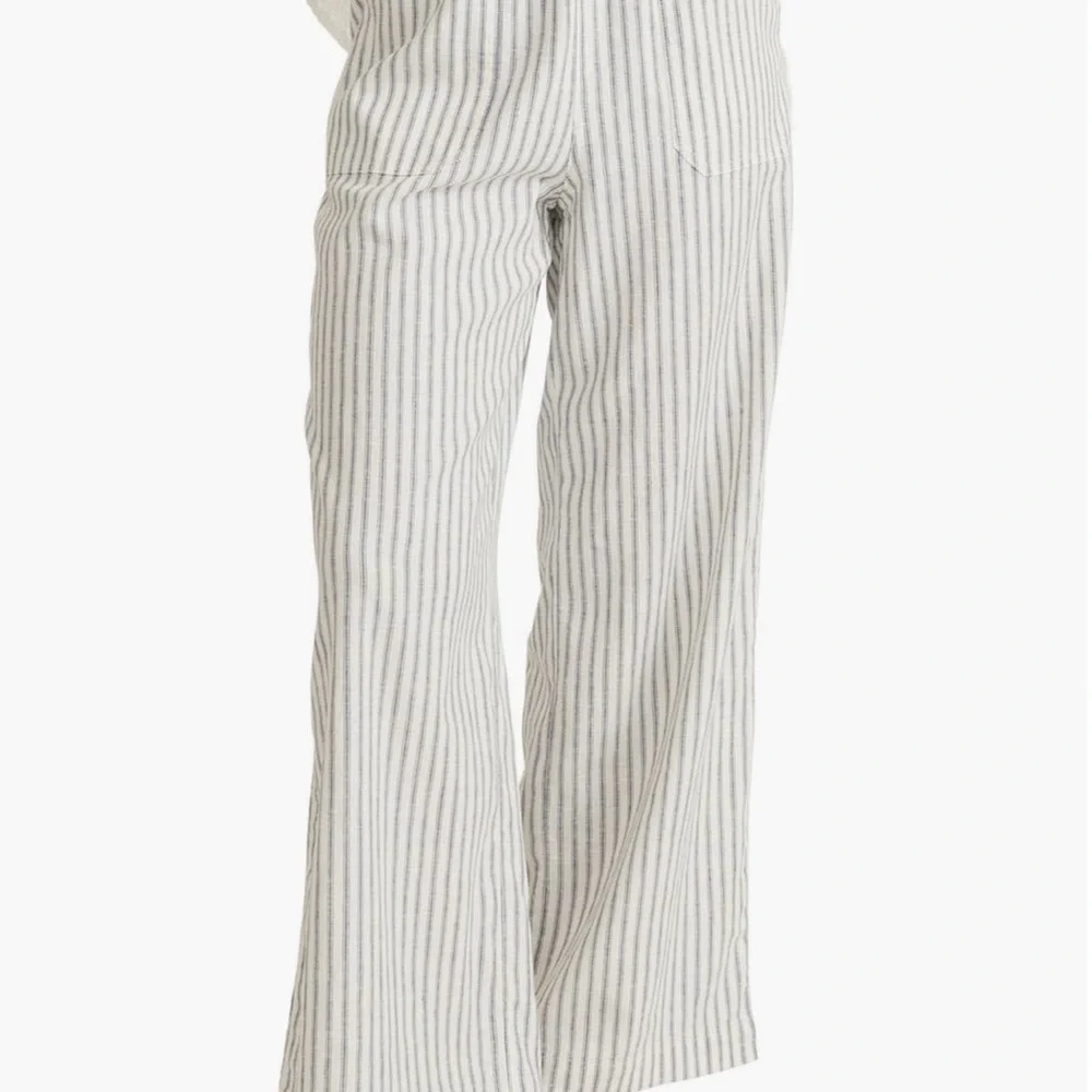 Marine Layer White and Navy Wide Leg Pants - Picture 8 of 9